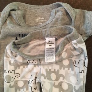 Baby Essentials Matching Sets - ๐5/$25๐ Limited Edition outfit Baby Essentials Matching Sets - ๐5/$25๐ Limited Edition outfit